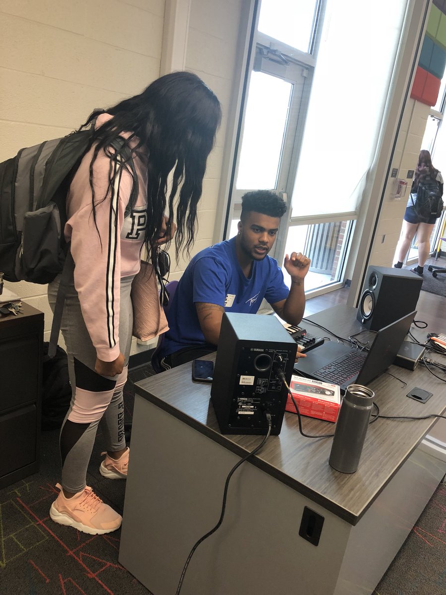 Marieedwards77's tweet image. Future Center After School Music Production coming Oct. 17! Signup NOW! #musicproduction #musicengineering #afterschool #mhs #middierising #futurecenter #bethereason #thisiswe