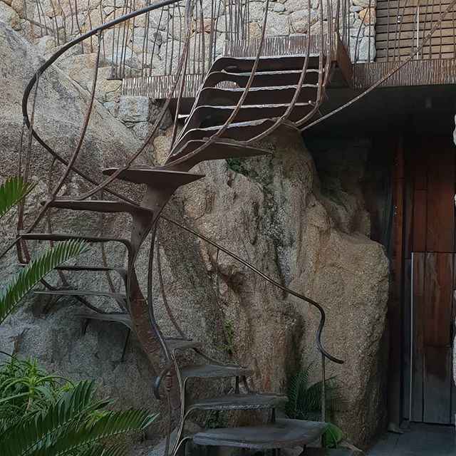 Thesenhill's tweet image. Staircase with a difference. #architecturechallenge #day1 @jongericke @britsushi