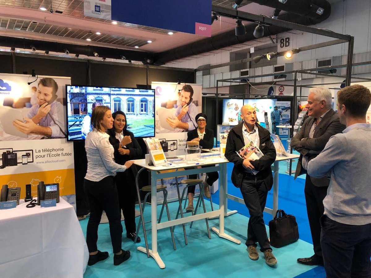 Getting ready for the #EducDir tradeshow in Brussels (dedicated to the education sector). Discussion with our Customer Pascal Provost from #Le_SeGEC and our Partner Karl Everaert, CEO #PanasonicBe.