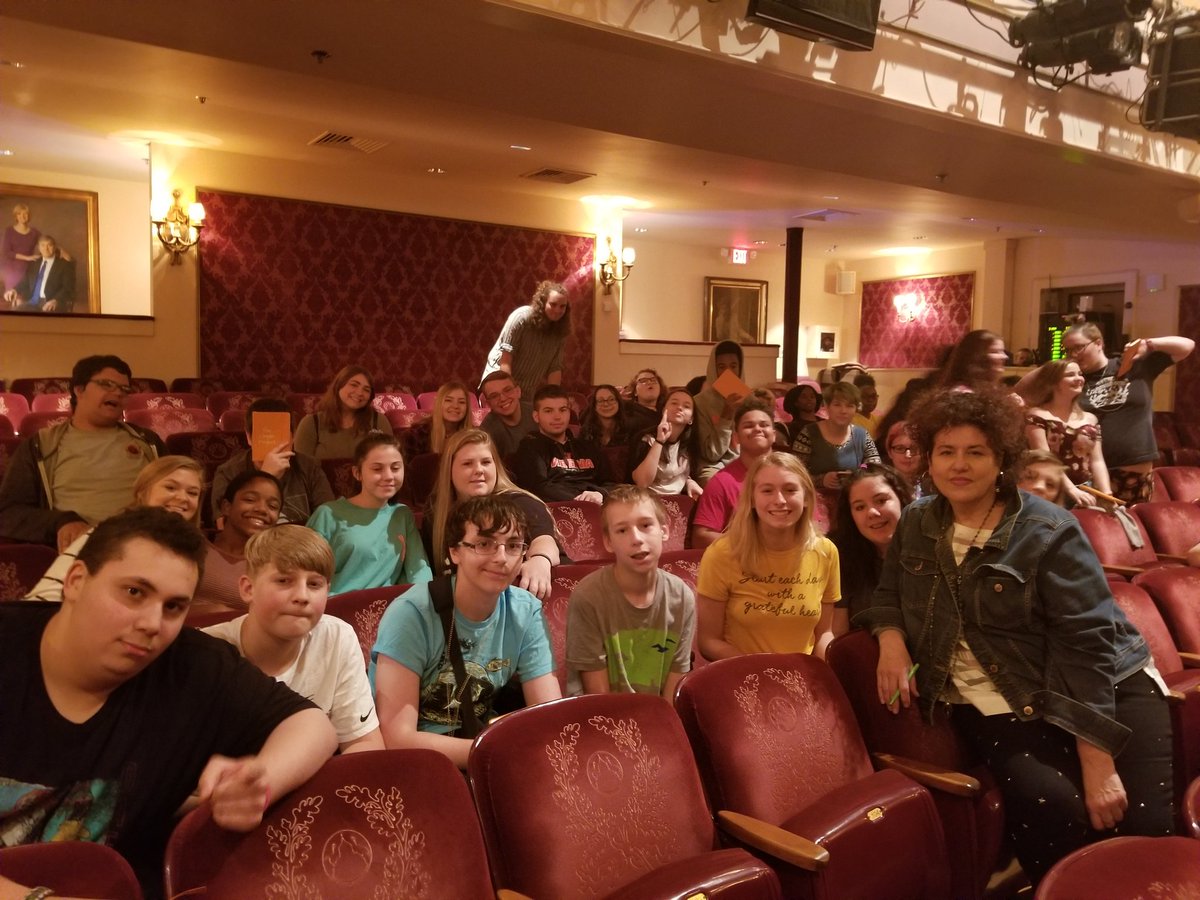 DoctorHurd's tweet photo. So honored that our #VirginiaHigh students attended a writing workshop with Big Stone Gap author @adrianatrigiani. We had an amazing time participating in The Origin Project Kickoff. :D
@VHSPrincipal @BristolSuper @VHS_InteractClu @BearcatAP https://t.co/TtWEOYpXky