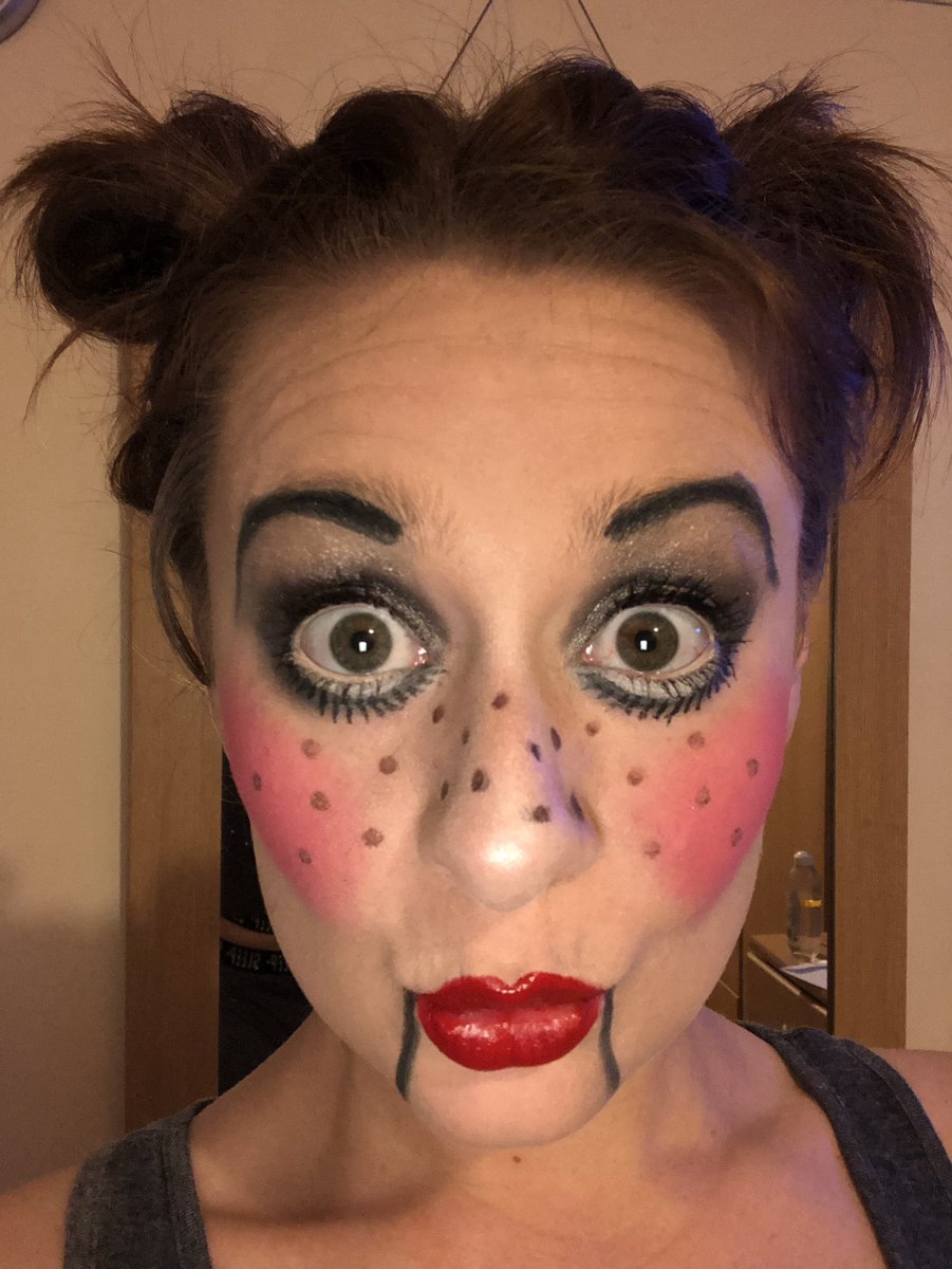 Halloween makeup without using Halloween makeup #makeup #HalloweenCountdown #halloween #halloweenmakeup #facepaint #october #redcar #redcarandcleveland #younique #youniqueproducts #wednesday