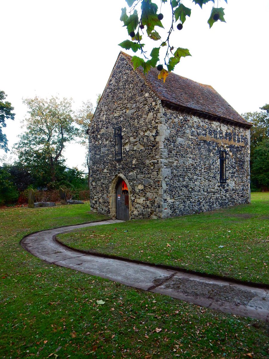 murstonheArt's tweet image. Wow what an amazing first day - already looking stunning 
#WW1poppies #SwaleinBloom #100poppysites #wedidnotforget #communitiesworkingtogether #funpalaces #proudofmycommunity #WW1