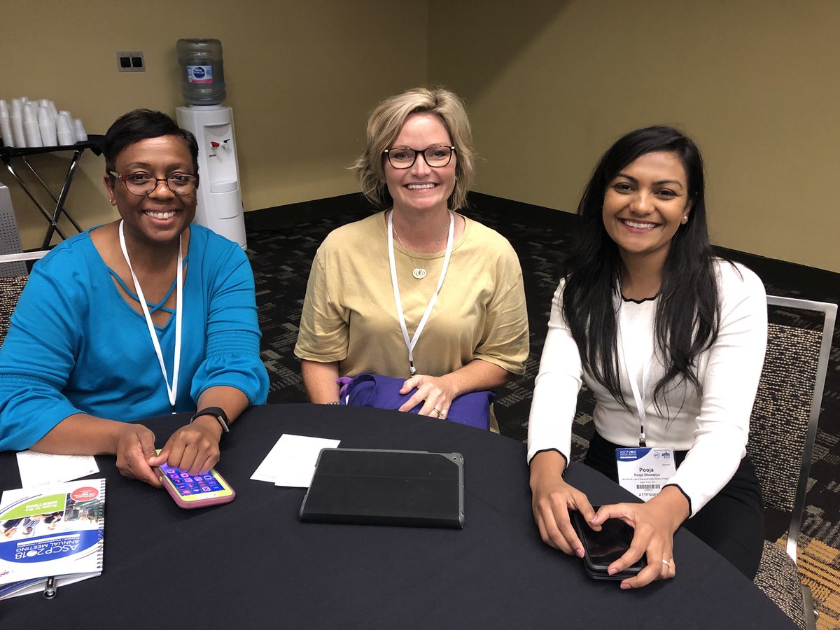 Meeting new friends at ASCP convention @pooja_dh_ @singleton4478 @ASCP_Chicago thank you @Sara_Jiang for taking our pic #twitterclass #labprofessionals
