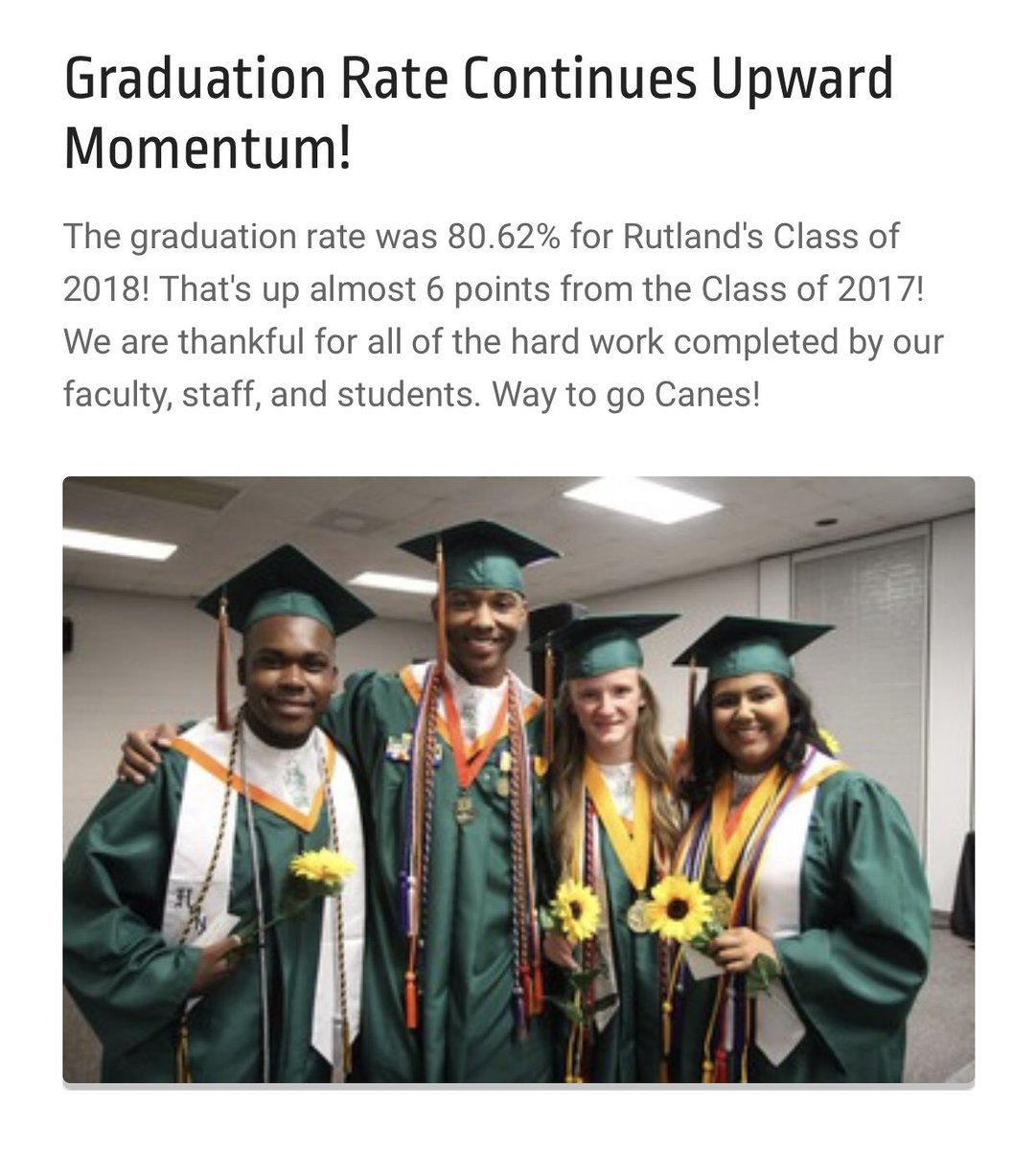 🎓