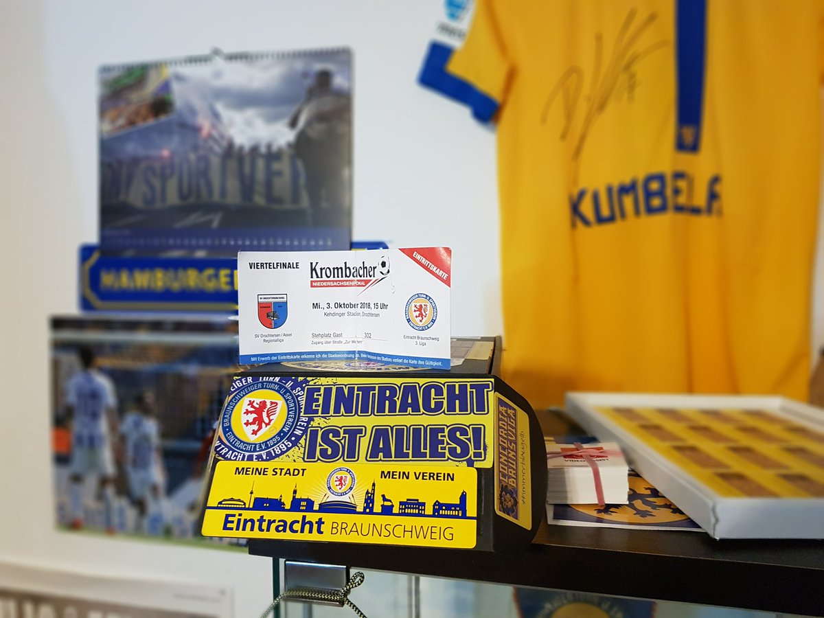 kivi_97's tweet photo. Auswärtsspiel Nummer 86 und Pflichtspiel #Nummer38 in Folge. Hat schonmal mehr Spaß gemacht... #immerblaugelb https://t.co/KEbV6kMXJO