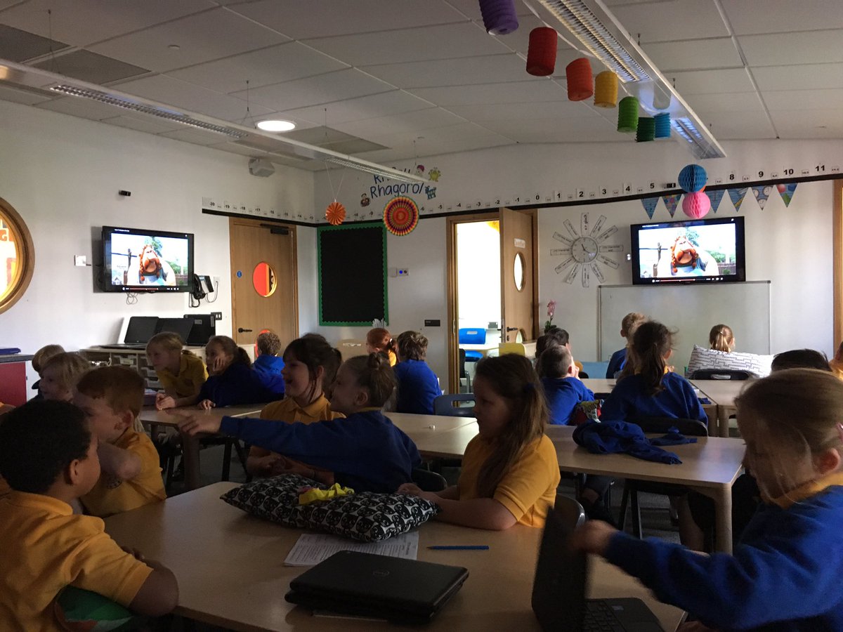 MrAKnottTreg's tweet photo. Defnyddio @Flipgrid i rannu ein barn ar ffilm - Using flipgrid to share our opinion #mansionsofthegods #llafaredd #oracy #mynegibarn @intofilm_cymru https://t.co/n2g4JG8VGj