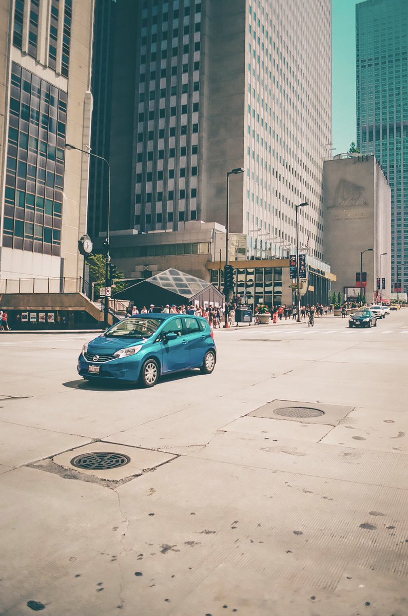 ClassicEvoPhoto's tweet photo. Inner city #classicevolution living in the moment @CanonUSA
#city #vsco #photooftheday https://t.co/o4eP4lKK0V