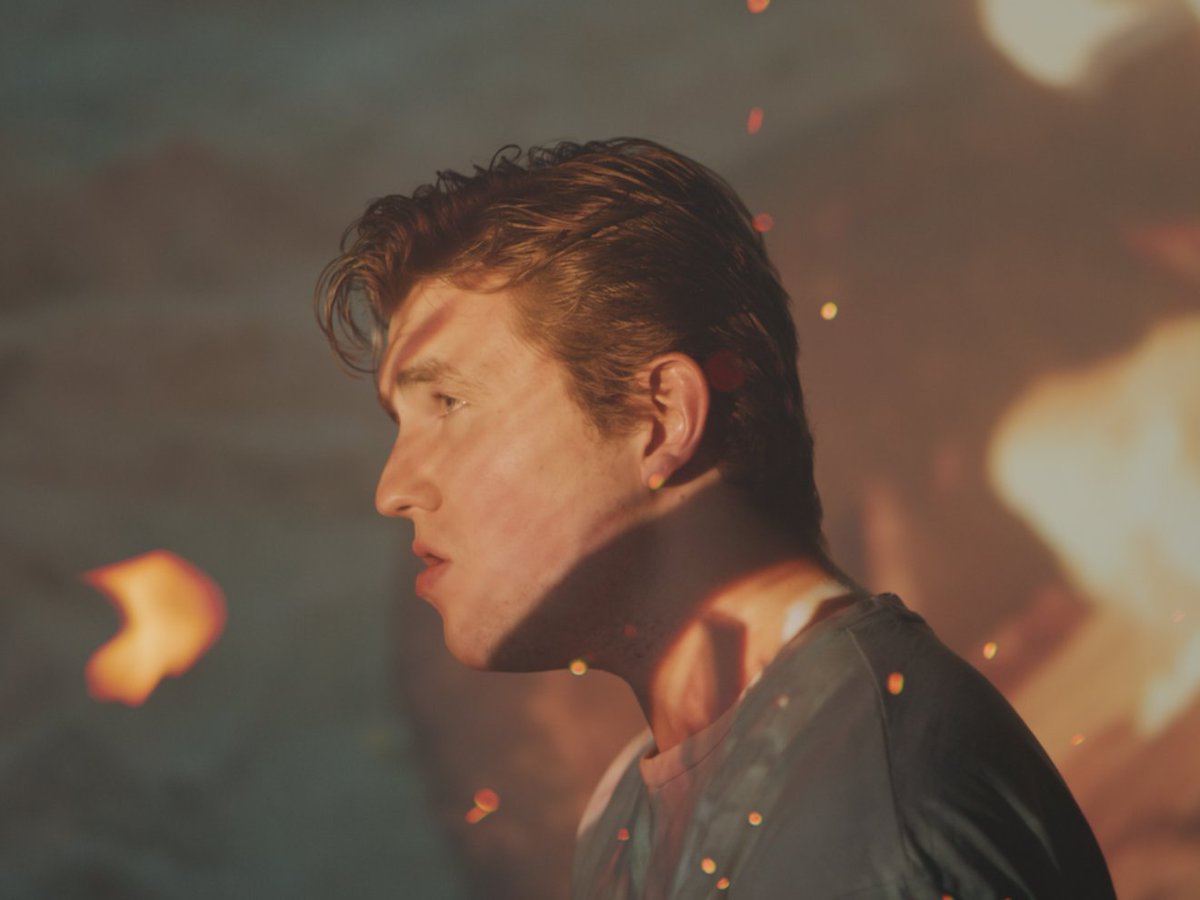 "Slow &amp; Steady" is an emotional piano-led single by Icelandic singer-songwriter <a href="/AxelFlovent/">Axel Flóvent</a>. The song is his third single off of his upcoming EP, Youthful Hearts. bit.ly/2xY0wGD