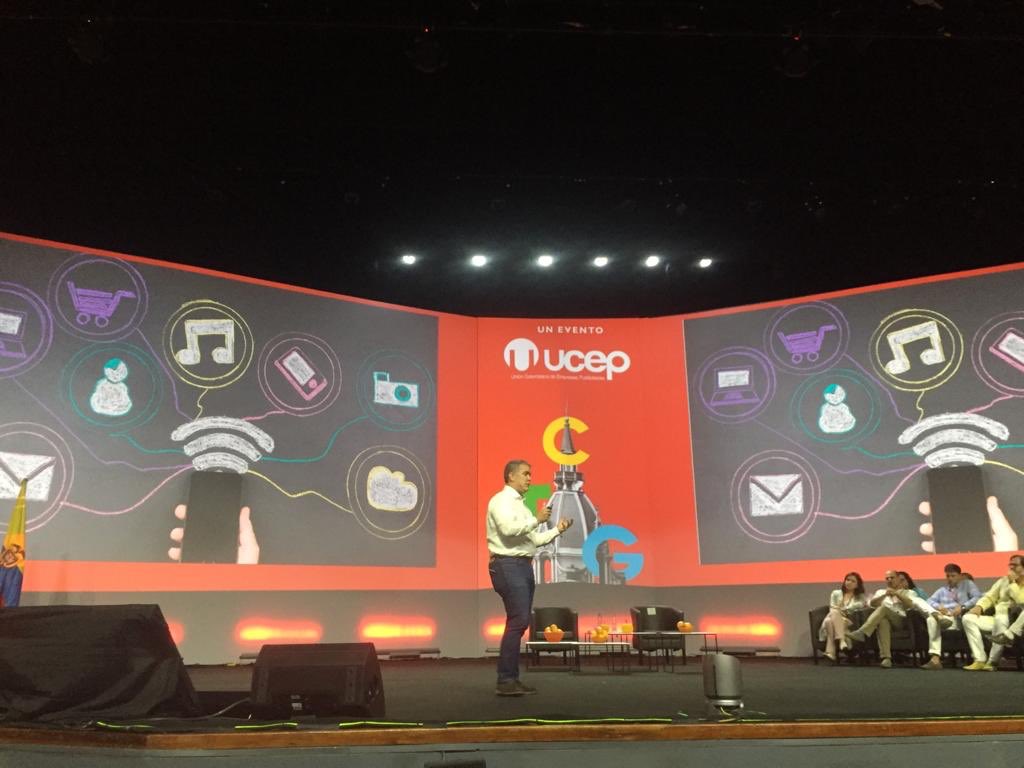 fonturcol's tweet photo. “Colombia tiene que darle un impulso a la economía naranja y a las industrias creativas”. Presidente @IvanDuque en el marco del evento + Cartagena.  #MásInnovación #MásMercadeo #MásCreatividad #MásComunicación https://t.co/O3fteog9Dm