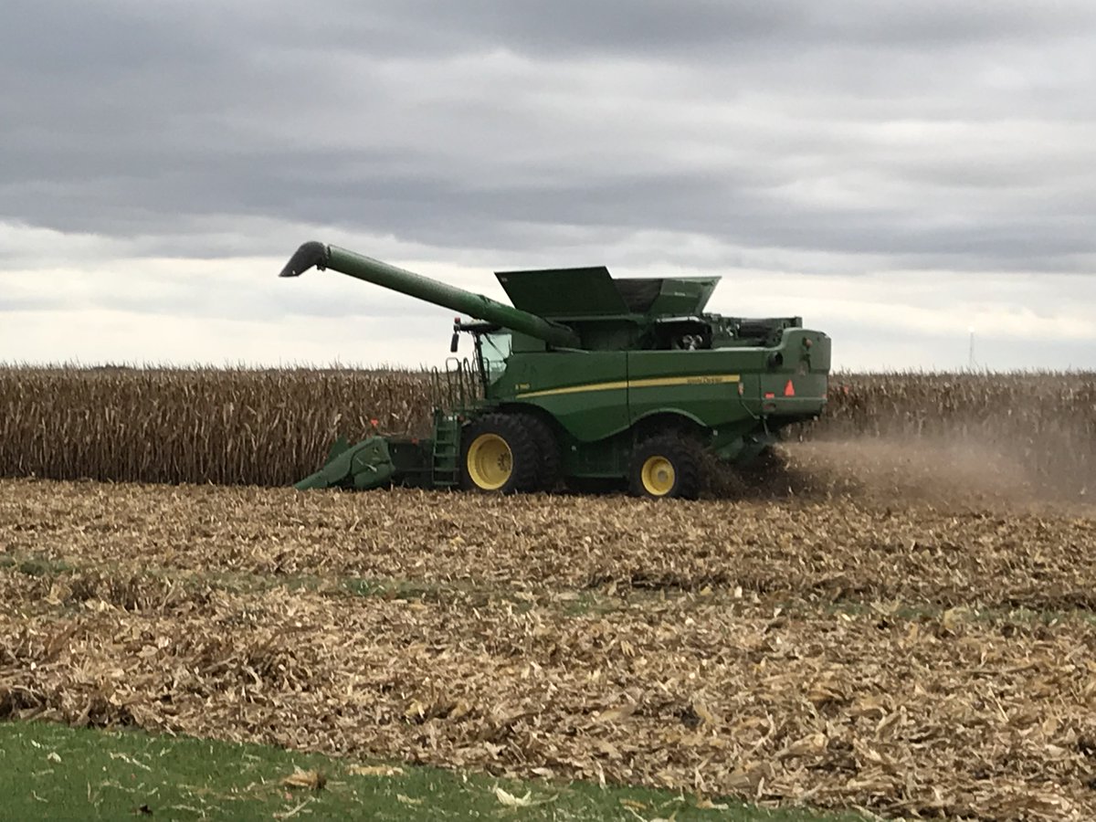 GISCcoop's tweet image. Happy #Harvest2018 from Momence, IL! #harvest #gisc #coopmonth #farm #farms #farming #farmer #corn #crop #crops