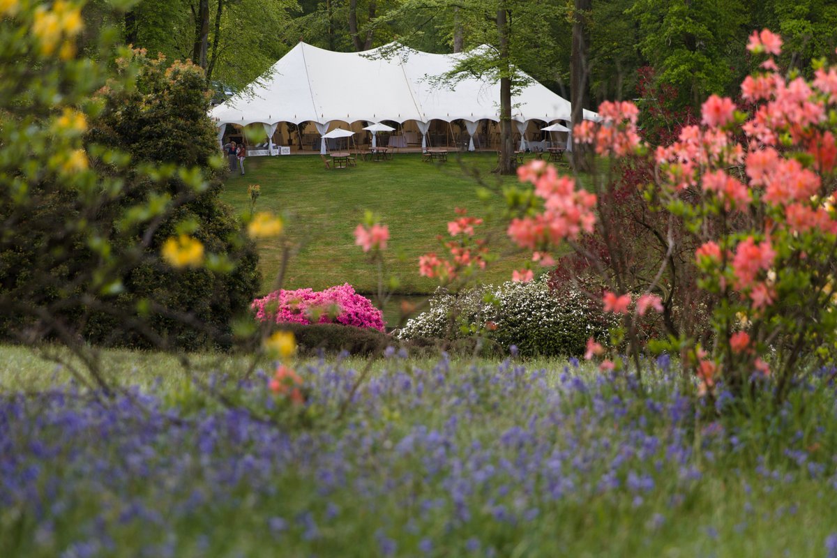 Evening #weddinghour It has been a while! What a glorious sunny and warm day we have had here in West Sussex at The Hyde Estate #weddingwednesday #hydeestate #exclusivevenue