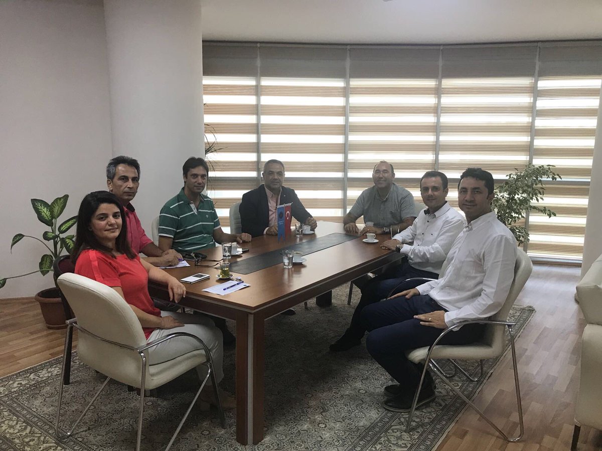 Antimder's tweet photo. Antimder Akademi Akdeniz Üniversitesinde Başlıyor, Yönetim Kurulu Başkanımız Osman Güngör ve İsmail Volkan A.Ü. İnşaat Müh. Dekanı Prof. Dr. Ayhan Topuz,
İnşaat Müh odası başkanı Mustafa Balcı, Öğretim üyesi Dr. Engin Emsen ile istişare toplantısı gerçekleştirdi.. https://t.co/6YeBidTHOQ