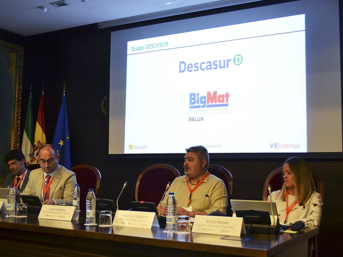BigMatRelux's tweet photo. Exponemos nuestro ejemplo práctico, como grupo empresarial que apuesta por la transformación digital, en el IX Advantech en la Sede Institucional de @camaradesevilla 
#BigMatRelux @descasur https://t.co/gjnTVIexCj