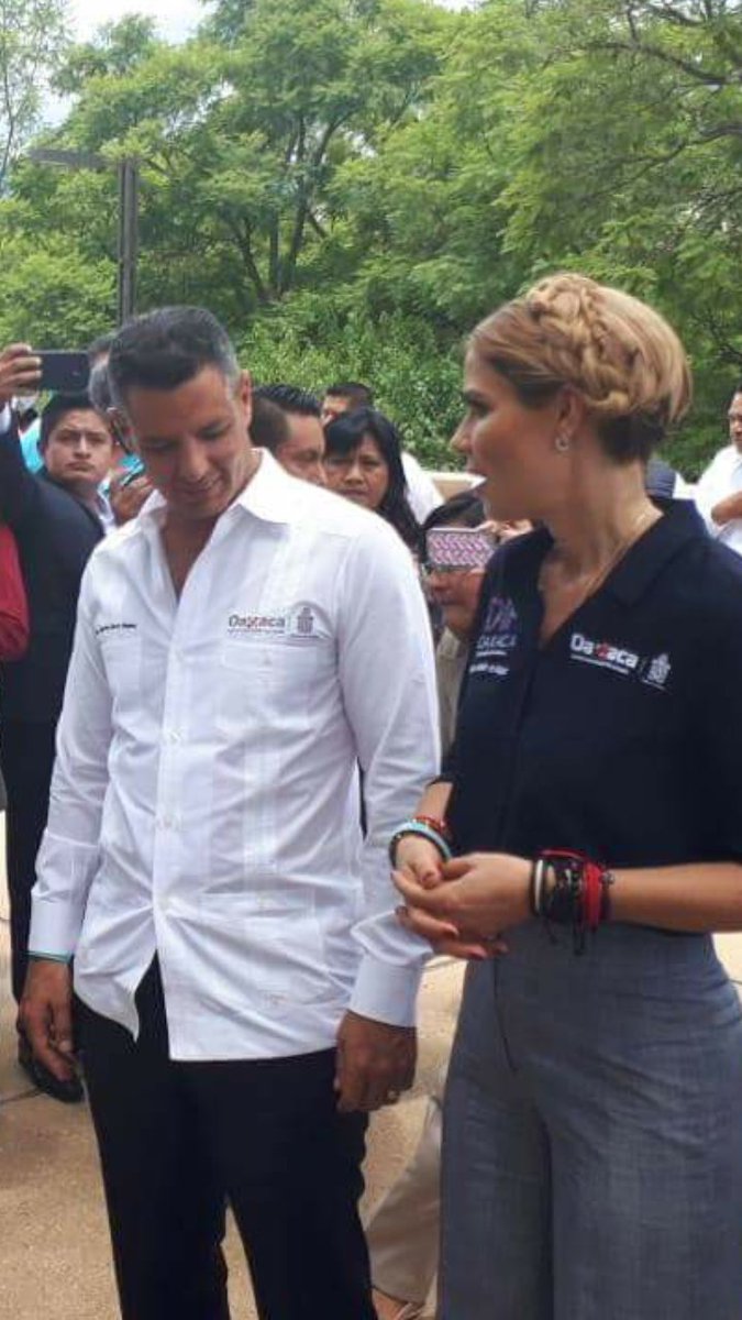 memespolit's tweet photo. Que rico culito tiene la súper mami @IvetteMurat  esposa de nuestro #gober #AlexpapitoJunior @alejandromurat
Hasta aquí mi reporte, seguiremos informando 
@ObservatorioOax #Oaxaca https://t.co/i7qGBo7PEe