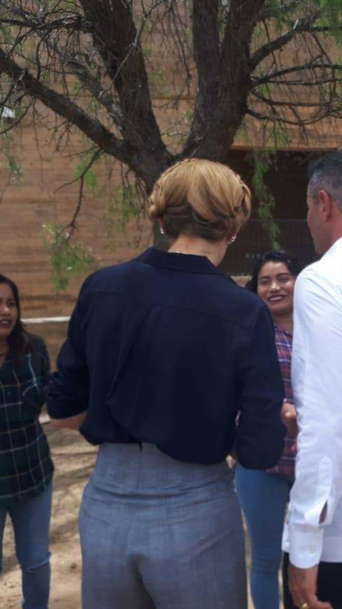 memespolit's tweet photo. Que rico culito tiene la súper mami @IvetteMurat  esposa de nuestro #gober #AlexpapitoJunior @alejandromurat
Hasta aquí mi reporte, seguiremos informando 
@ObservatorioOax #Oaxaca https://t.co/i7qGBo7PEe