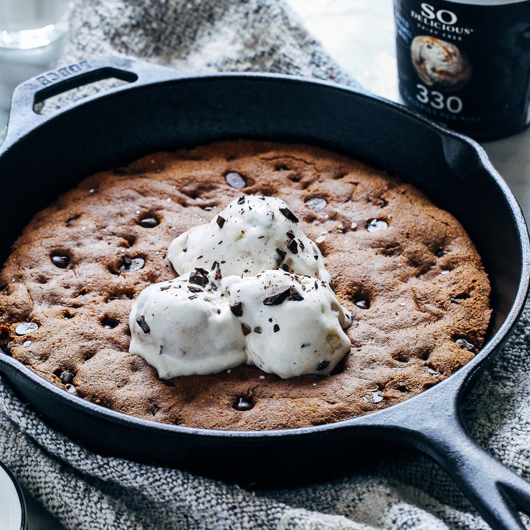 NEW! Vegan Pumpkin Cookie Skillet topped with <a href="/So_Delicious/">So Delicious</a> light and airy Salted Caramel Swirl Frozen Mousse 😍 go.shr.lc/2O6nyFy #sponsored #plantbased #SoDeliciousDairyFree #SoDeliciousMousse #DairyFreeDessert