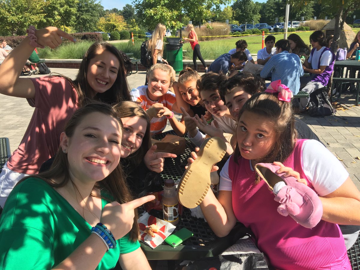 rogosich's tweet photo. Quote of the day: “I’m so engaged my shoe broke!” #pointsforjuniors #cgspiritweek18 #cgengage https://t.co/oH8ISOoTpG