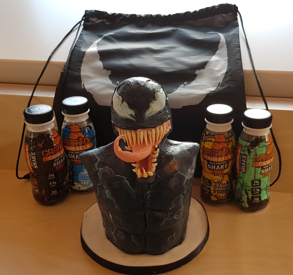 Stick your tongue out if your film is in UK cinemas today! #Venom