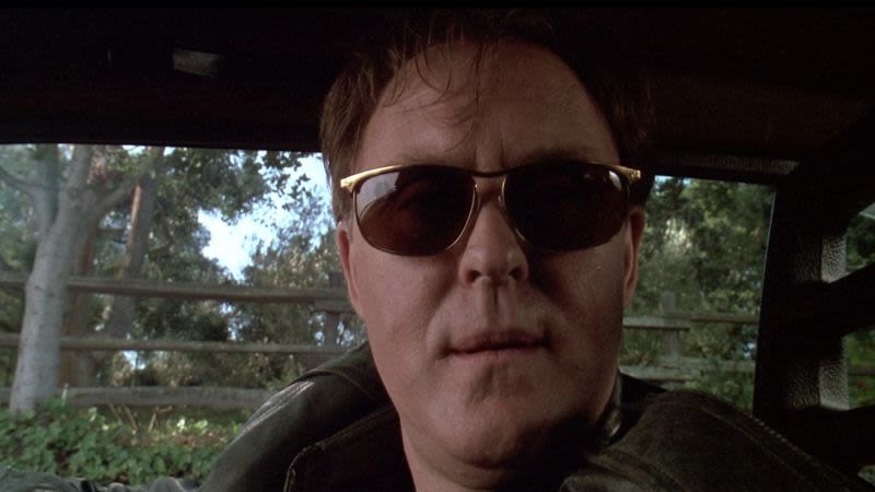 3/ Trump is basically a cross between Lord John Whorfin, Cain from RAISING CAIN, and a dash of ... Liberace