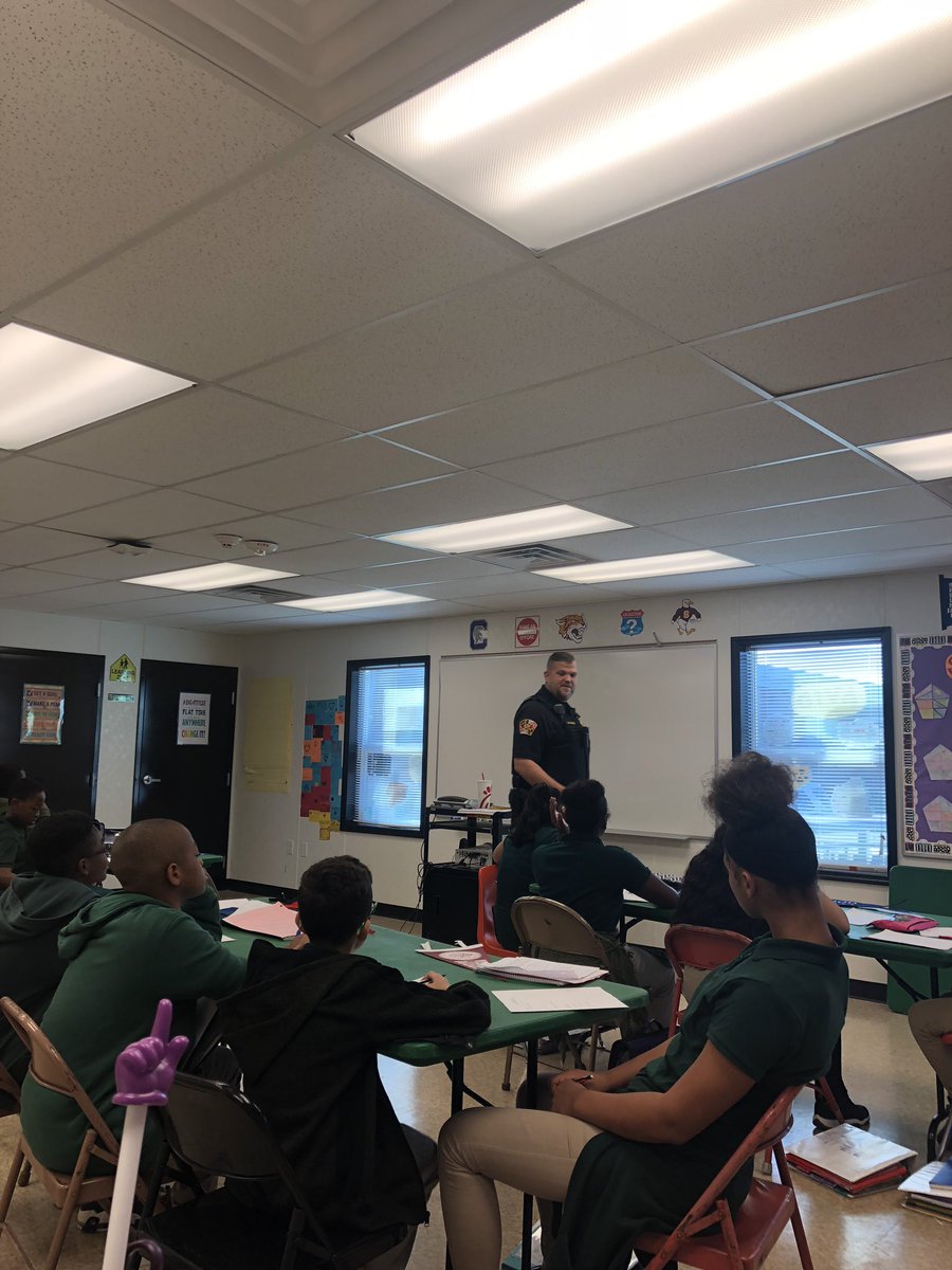 ccms_AVID's tweet photo. Our 2nd Speaker for the year. Thank you Officer Hughes and Corporal Howell. #exposingourstudents #weAREAVIDScholars #CollegeandCareerBound @jhughes3161 @HendershotCCMS @DCLeads4Change @Iam_mrgreen https://t.co/hS7SKgzGUh