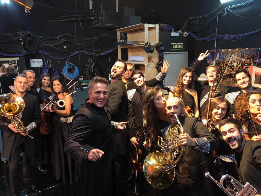 ¡Algo se está cociendo! Nos vemos esta noche en <a href="/El_Hormiguero/">El Hormiguero</a> 🤗

#EmilioAragónEH #FSOTour