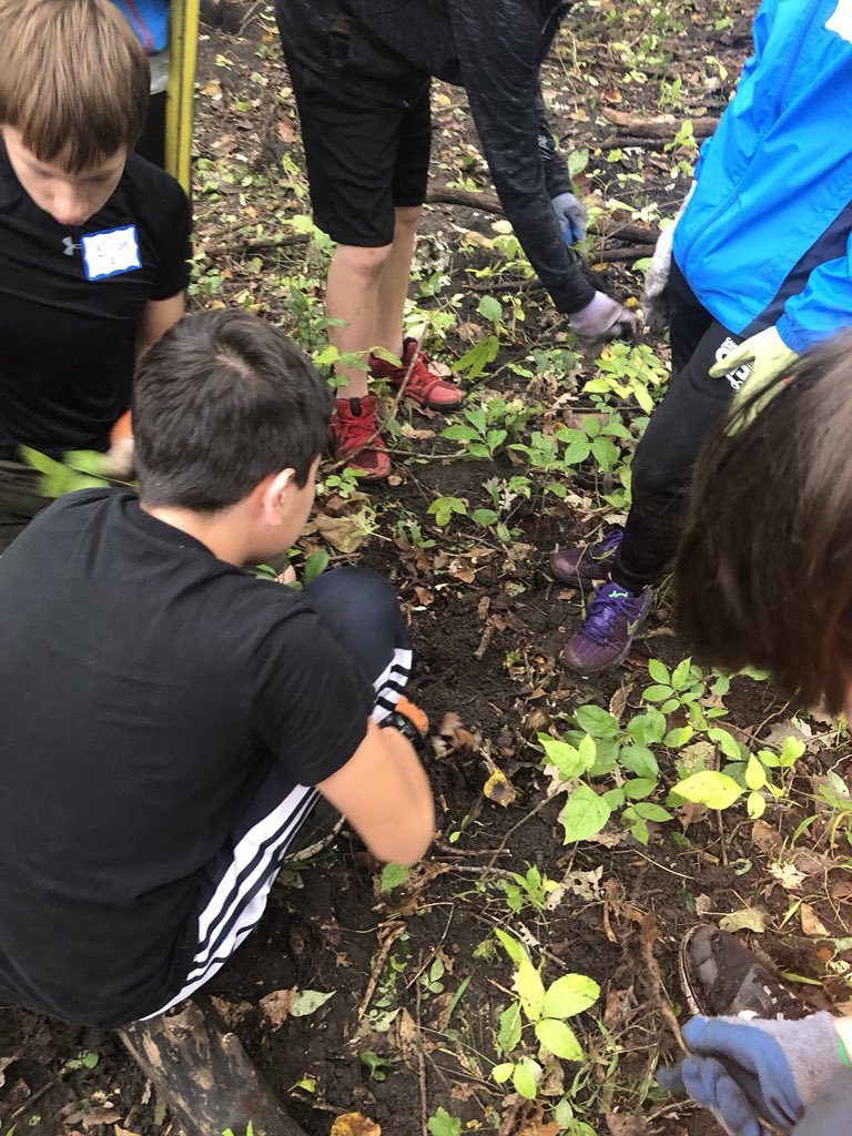 EllisMiddle492's tweet photo. Working hard on the 7th grade field trip today. #WeAreEllis https://t.co/B8NBYwZ3Oo