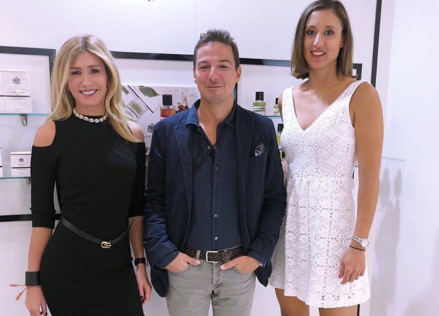 CecileZarokian's tweet photo. #fathsessentials #dreamteam !!!#jacquesfath #creativedirector and #perfumers
New collection of 4 #perfumes for #jacquesfathparfums : 2 #fragrances by #lucamaffei #veloursboisé #leloden and 2 others I created #redshoes #tempetedautomne #cecilezarokian #t… https://t.co/Twi13nz7YC https://t.co/4pUT7uQL1t