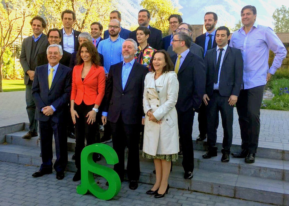 ProximaCL's tweet photo. El jurado del Premio Nacional de Innovación @premios_avonni, que integra nuestro cofundador de @ProximaCL, @cseebach, se reunió hoy para seleccionar a los ganadores del #Avonni2018 #InnovarEsGana https://t.co/QRGFXqZiyJ