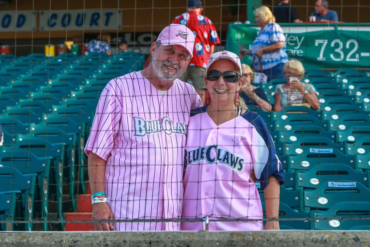 BlueClaws's tweet photo. On Wednesdays, we wear pink 🎀
#MeanGirlsDay #October3rd #PinkClaws https://t.co/hqPUTPr1Jk