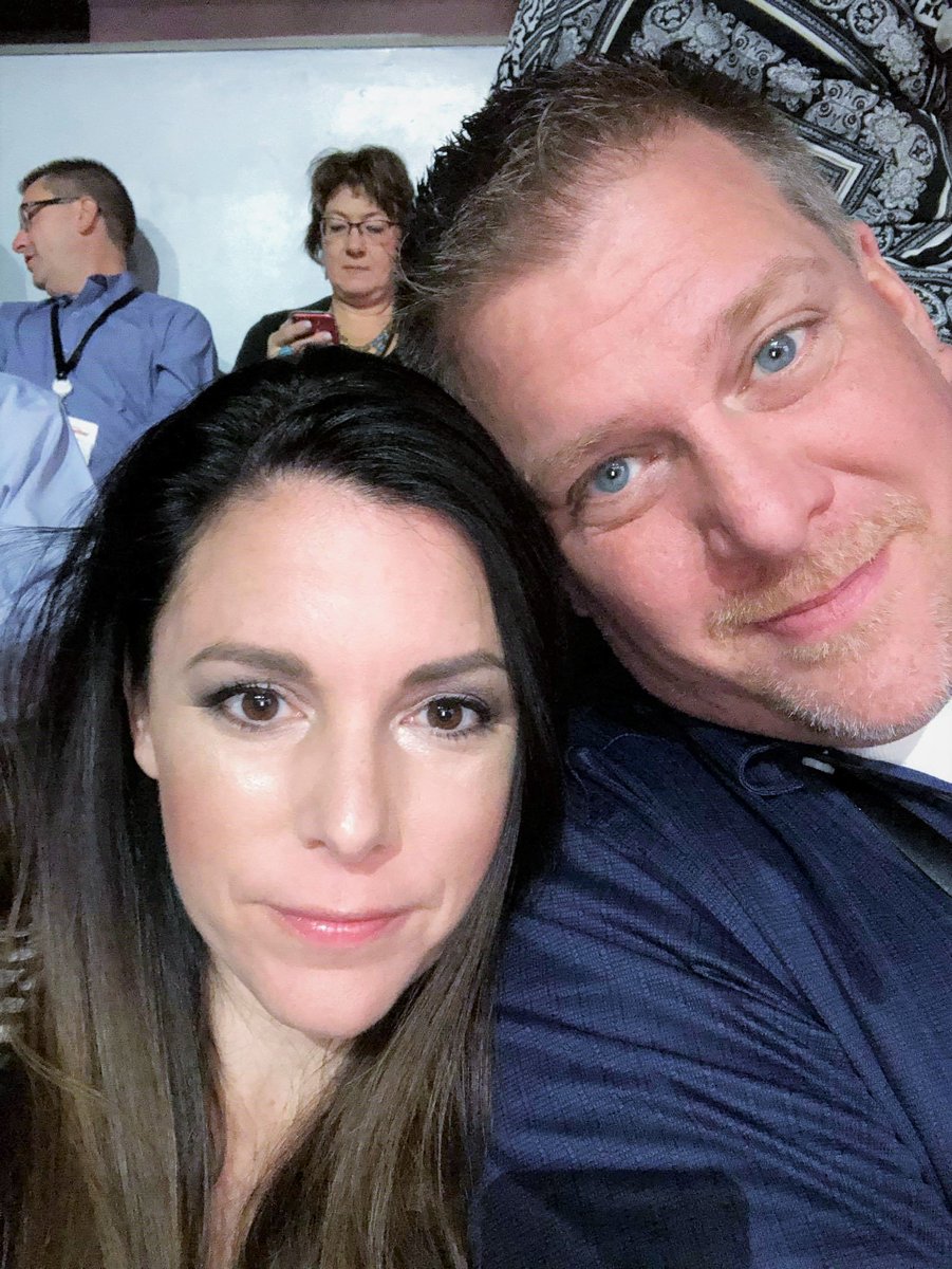 AgentKellyS's tweet photo. What happens in #Vegas...comes back with me to #LongIsland so my team can utilize all I am learning/hearing here at a @StateFarm gathering of agents from across the country! @SFAgentBob #StateFarmFamily #WhatHappensInVegas https://t.co/V0bfuP5Awk