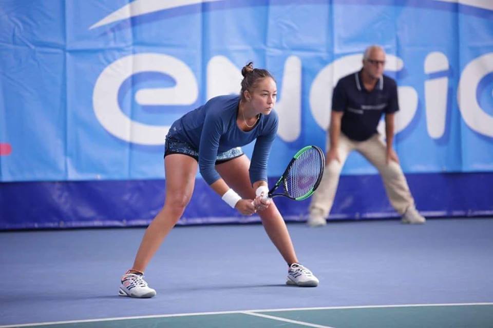 lesreporters60's tweet photo. #tennis #engieopen #ITF2018 #kerkhove Les joueuses ne jouent plus en extérieur avec l'automne, l'@engieo11 de Clermont-Ferrand a donc accueilli un tournoi de dur indoor très bien répertorié ! Résumé et débrief à découvrir chez nous en exclu ! 👇📝🎾
▶️https://t.co/m07d1oBa3t https://t.co/KH7aFqFkHY