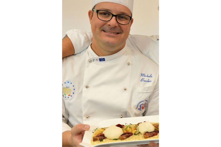 #ChiccodOro , vince #MicheleBocchin Il suo #risotto veronese conquista la #giuria #cuoco #chef #iat #italiaatavola <a href="/FieradelRiso/">Fiera del Riso</a> #IaT dlvr.it/QmBCd2