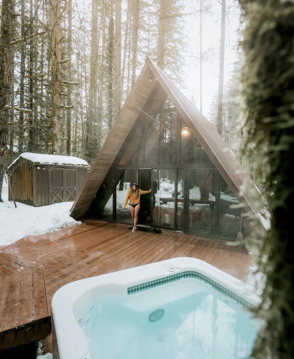 coffee_n_mtns's tweet photo. Wouldn’t mind being snowed in here https://t.co/rPdWviO4Uv