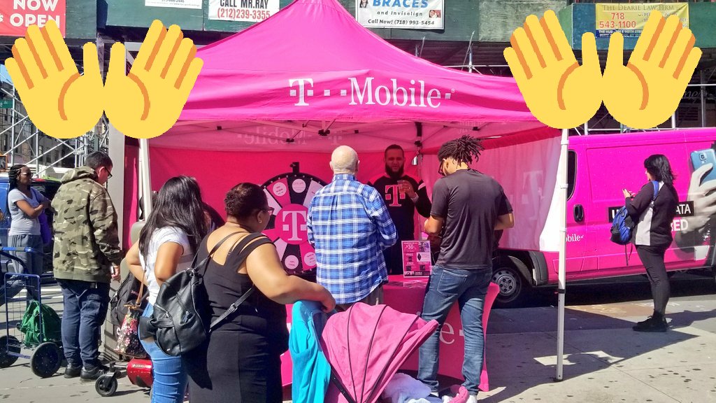 TMoTruckPutnam's tweet photo. 🌐Wingman Wednesday !!!🌐
Come see us now!!
#HatsOff4Heroes @JohnLegere #TMOutReachTeam #NERules https://t.co/ccXEcCx4nj