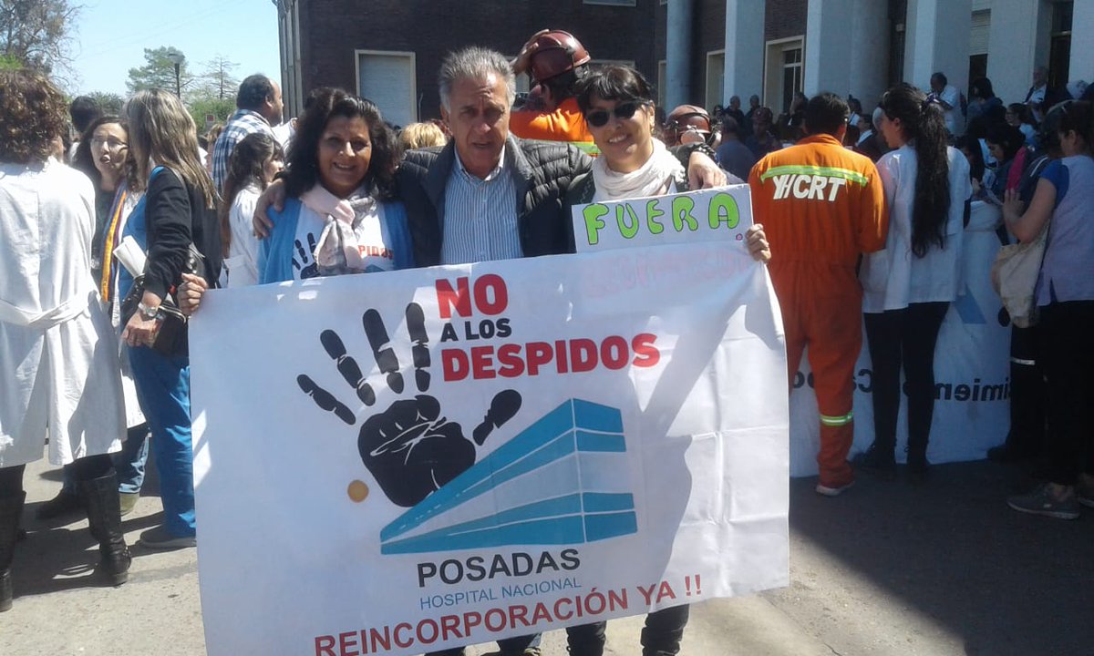 nestorpitrola's tweet photo. Con las enfermeras y médicos del Posadas, en la ronda de lucha, reincorporación ya, defendamos el hospital, fuera el ajuste contra la salud pública. https://t.co/kqzhzjae7X