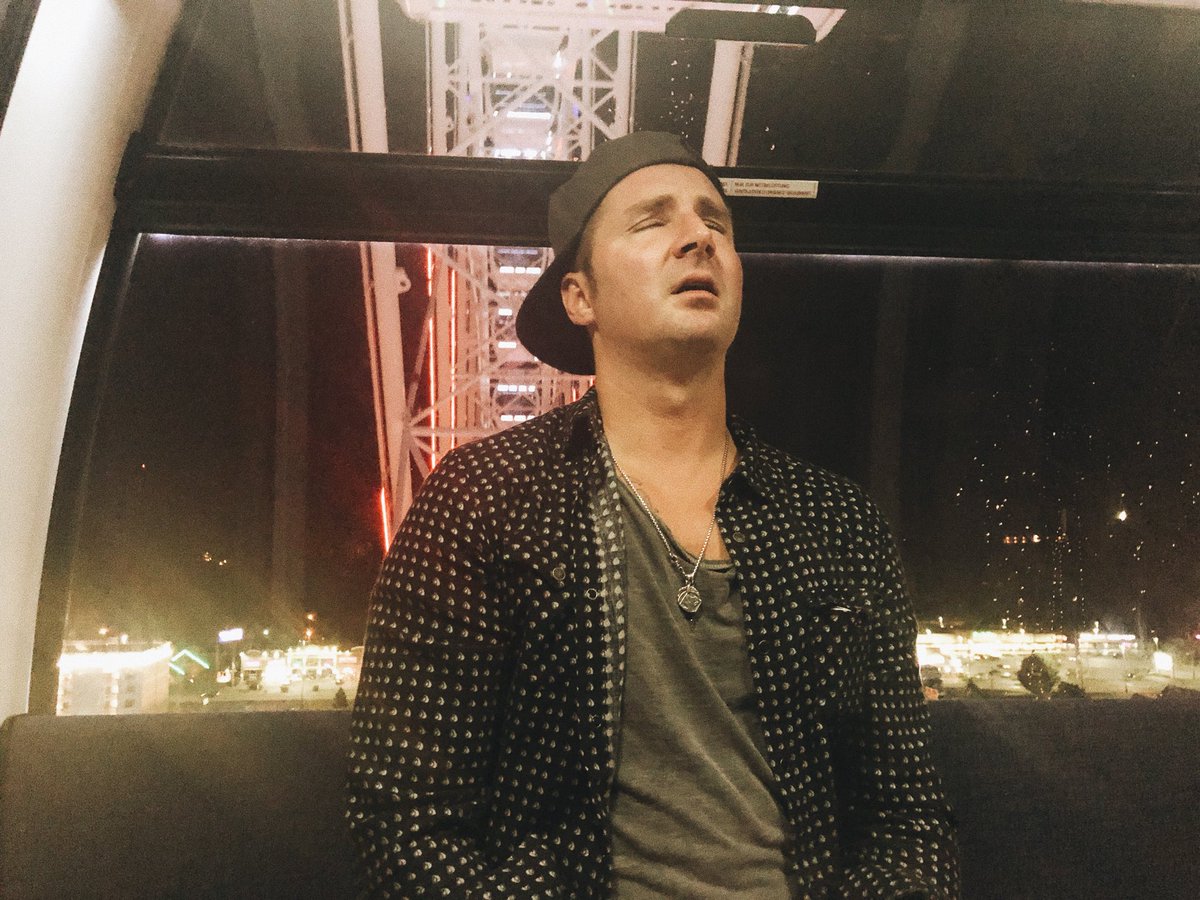 VeronicaBal's tweet image. love is riding a Ferris wheel when there is nothing in the world you’d rather do less... #WorldsWorstWife #HeHatesHeights #ItWasFun #STOPSHAKINGIT