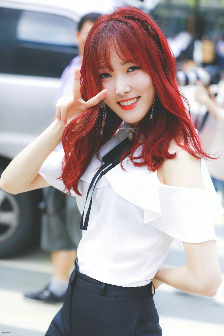 GFriendITA's tweet photo. #HappyYujuDay 
TANTI AUGURI A YUJU💛🎂

Spero tanto che passi il suo compleanno in modo felice con le persone che ama.
💛💛

Happy Birthday Yuju 
+21/22
🎂🎂
#GFRIEND https://t.co/Fd30IezKS9