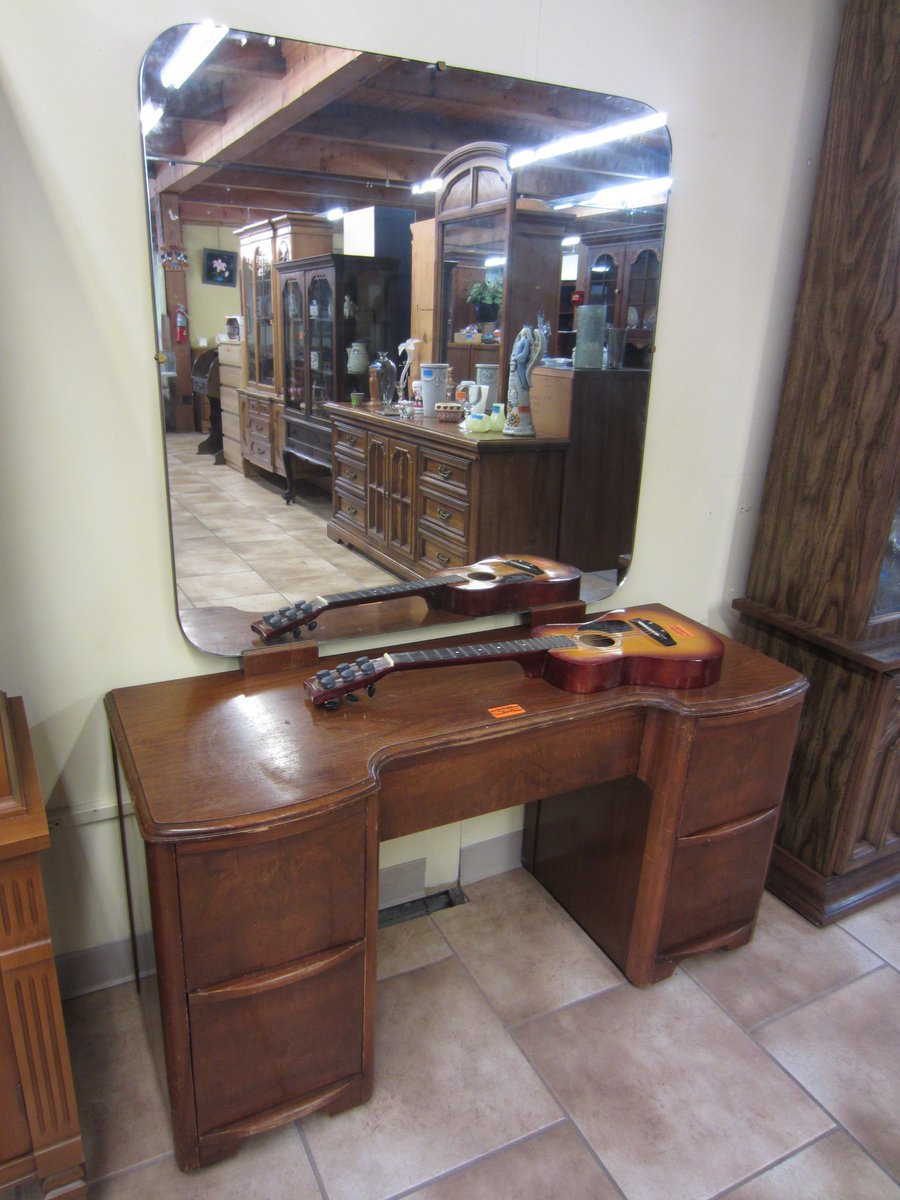 SecondsCity's tweet photo. Well, #wood you take a look at these beauties! Har har har 🤣 #WoodworkWednesday
Prices drop 1% every day. Call us at 440-845-3000 to find out more about an item and get today's price. Tell them you saw it on Twitter! #ShopSmall #ShopLocal #ConsignCLE #LocalCLE https://t.co/Y0RYgNVRjd