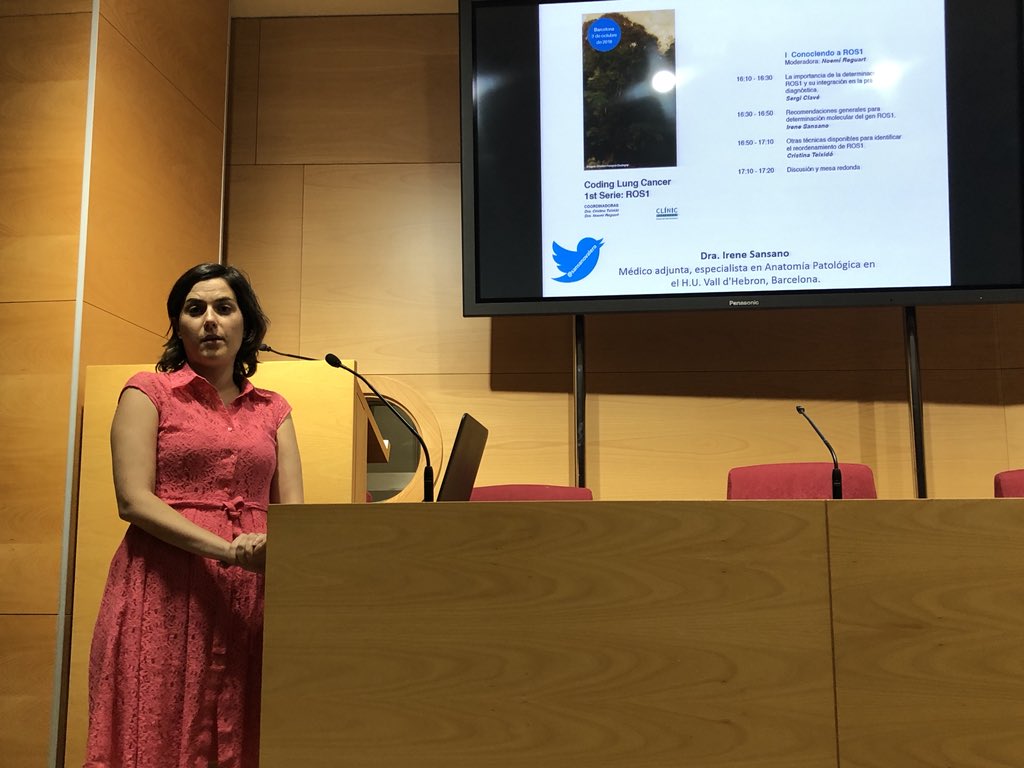 lara_pijuan's tweet image. .@SansanoValero como buena patóloga pulmonar nos explica trucos para mimar las biopsias tan pequeñas y valiosas 🙌🏻 Tips to make a plan and save tissue for molecular tests #ROS1 #CodingLungCancer #whypathologistmatter #pulmpath
