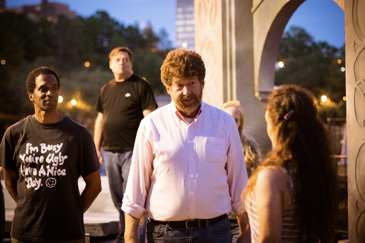 SCShakes's tweet image. King Duncan is having a lovely time over at the Macbeths! And so shall you on a brisk Fall eve with a lawn chair and picnic basket amidst the changing leaves:
MACBETH is FREE at Finlay Park: Oct 11-13, &amp;amp; 17-20 8:00
#SCSHAKES, #MACBETH, #SCTHEATRE,#ColumbiaSc