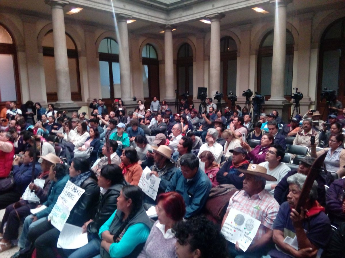 RadioZapote's tweet photo. Diálogo público de los pueblos organizados contra el NAICM y el próximo gobierno federal. Encinas promete fin a la represión mientras que las organizaciones presentan el recuento de los agravios. https://t.co/28LfqjxWSs