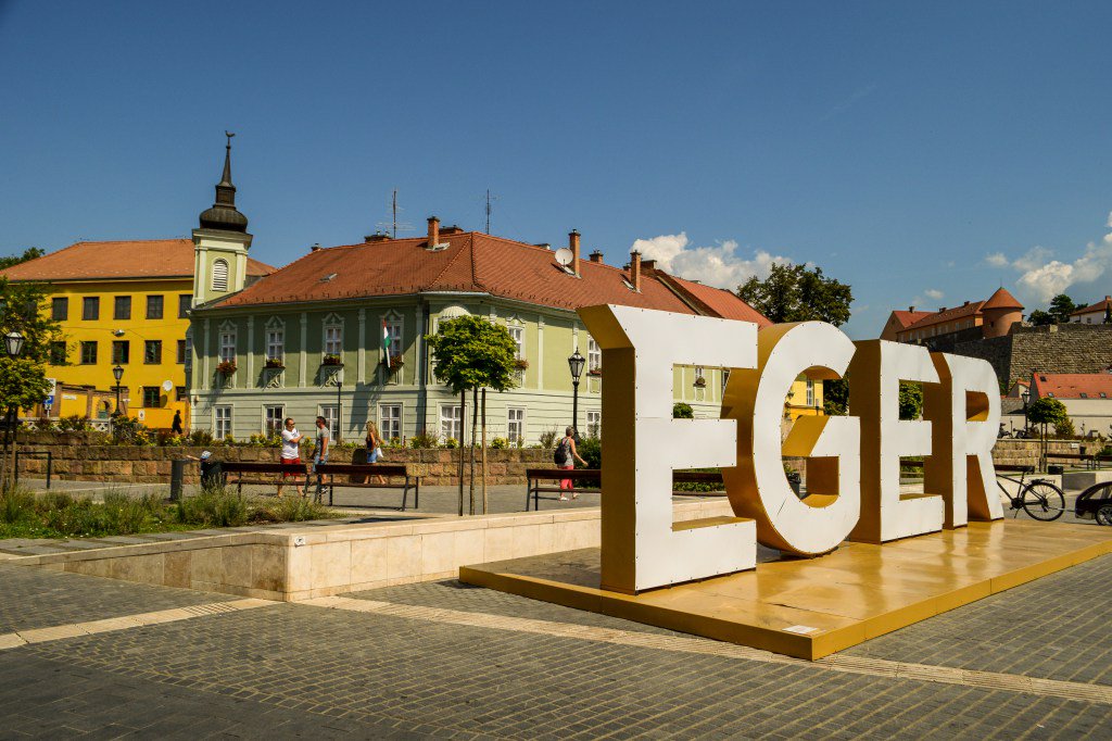 *****New Blog Post*****
Is Eger Hungary's Most Beautiful City?
#travel #travelblog #hungary #bloggerstribe carpediemeire.com/2018/10/03/is-…