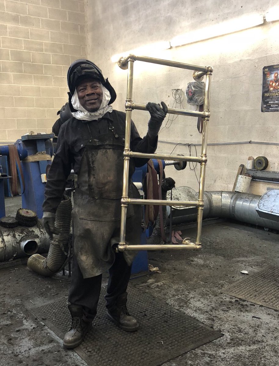 Mollycutedog01's tweet photo. This is Oscar - he’s amazing. Every radiator at @BardBrazier is hand polished 😍🙌🏻🙌🏻 Radiators #handmadeinGreatBritain https://t.co/qwjL1rF1GX