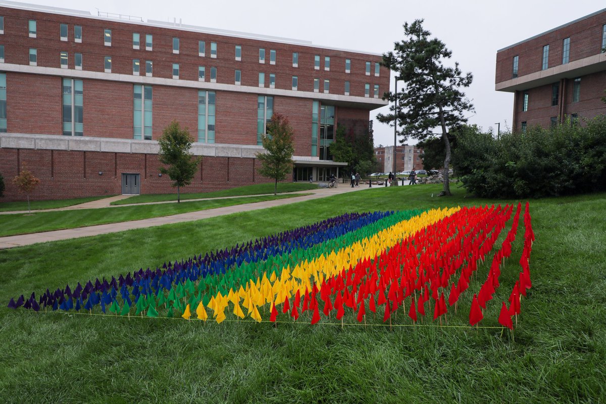 EasternMichU's tweet image. Each year, students and staff at Eastern create a huge rainbow display to show visibility by planting 2,600 mini flags in the ground near the Pray-Harrold Building.  Around campus? Be sure to stop by! #TRUEMU #OUTober