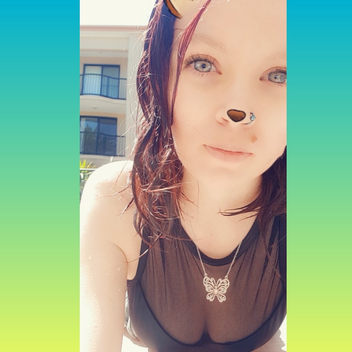 ShadeOfJayde's tweet photo. #NewProfilePic #Snapchat #Snapchatfilter #filter #squaredroid #me #girl #self #selfie #sunbathing https://t.co/8irxgK2y0m