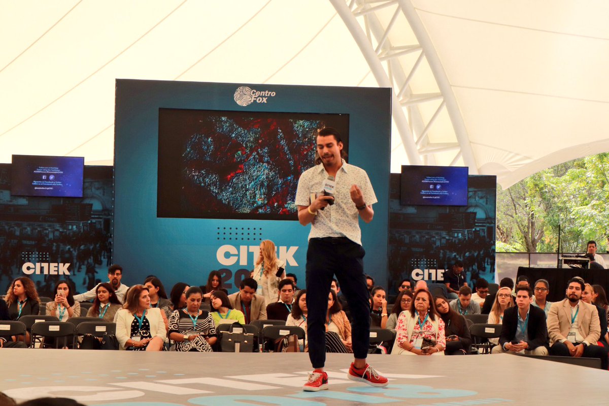 VicenteFoxQue's tweet photo. Que orgullo que @centrofox es punto de encuentro para mentes brillantes y corazones ambiciosos de cambiar el mundo para bien. Aquí se #ConectaEnCITEK con @ankurjain_2, @elesdanielgomez, @realneilharan, @saraub y con el mundo entero. https://t.co/qj3szJVrAy
