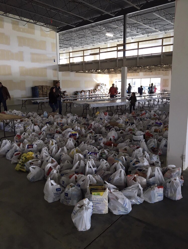 LatterPark's tweet photo. 15, 608 lbs of food was collected by #cityfortsask. This was an increase of over 3000 lbs for the #albertafooddrive. @Mix1079FortSask @FortSaskRecord https://t.co/wxzZ49FvxJ