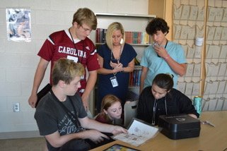 LucasClamp's tweet image. Students @RBHSGators completed a scavenger hunt in US History and then opened &quot;Breakout Boxes&quot; in English III to determine the topic for their upcoming Learning Expedition. Groups worked together to unlock the &quot;Power&quot;.  @ELeducation #learningisactive