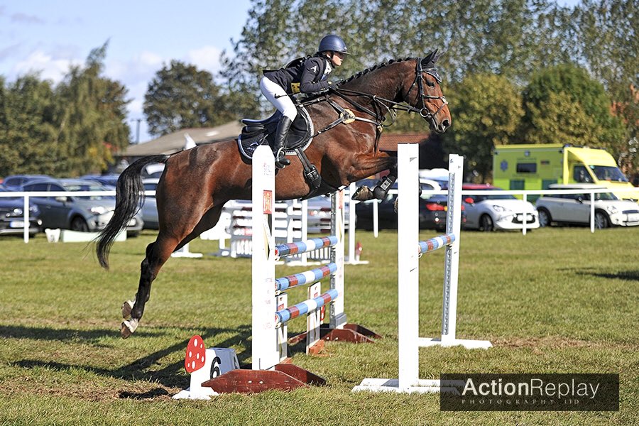 Liss_Joannides's tweet photo. Jeff and Skip looking 👌🏼 at Little Downham Horse Trials on their way to 1st (Novice) and 4th (Intermediate) 🤩🏆 #MJEventing https://t.co/xNTkOYbR7a