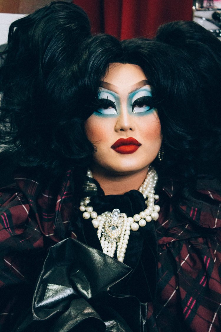 GAYLETTER's tweet photo. PHOTOS FROM @RuPaul's @RuPaulsDragCon DAY 3 โ https://t.co/89AfV4XqHb
@RuPaulsDragRace #DragCon #DragCon2018
@VanessaVanjie
@ajaqueen
@monetxchange
@KimChi_Chic
and more... https://t.co/VSe9pPgpUQ